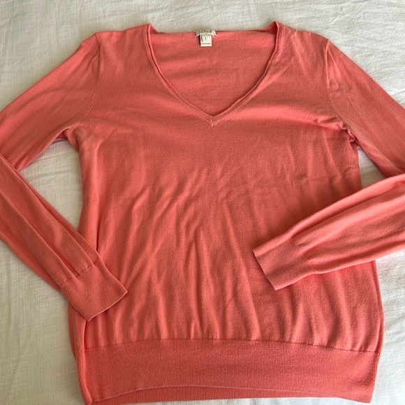 J.Crew‎ Coral V-neck Sweather - Picture 1 of 3